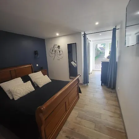 Les De Ninon 3* Moult