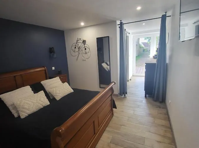 Les De Ninon 3* Moult